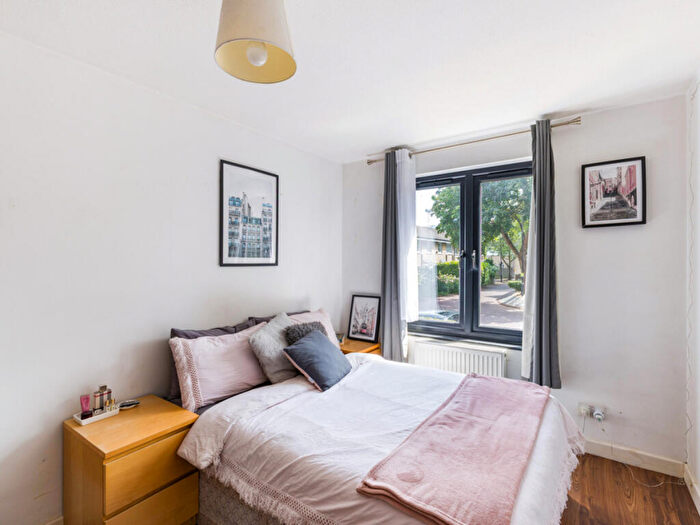 2 Bedroom Apartment To Rent In Barker Drive, London, NW1