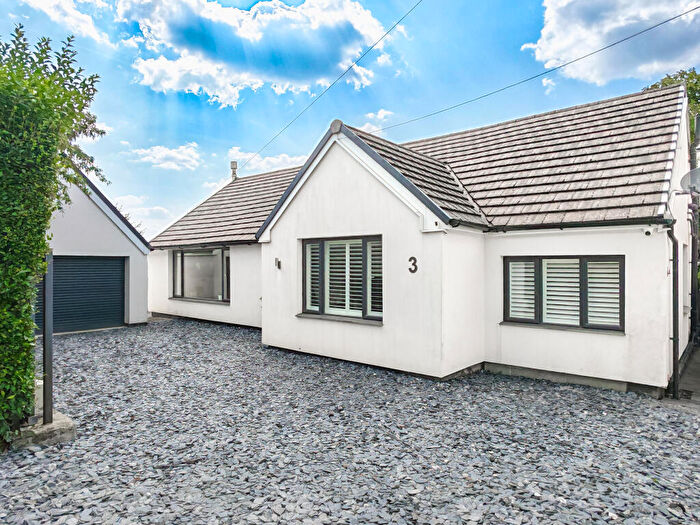 4 Bedroom Detached House For Sale In Woodlands Close, Stalybridge, SK15