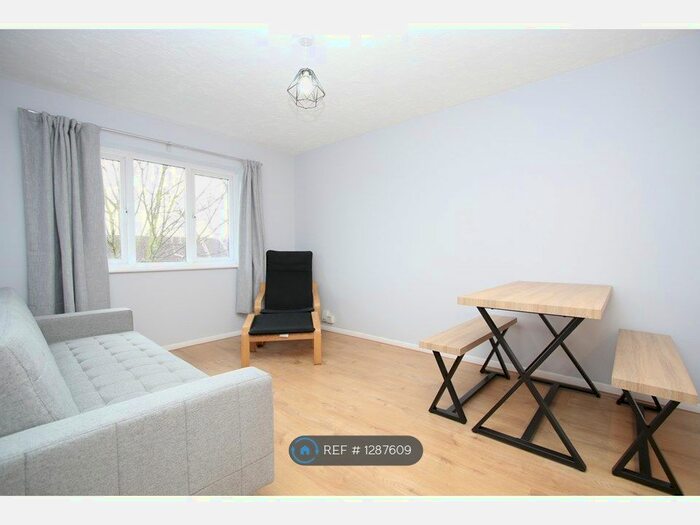 1 Bedroom Flat To Rent In Fairfield Close, Mitcham CR4