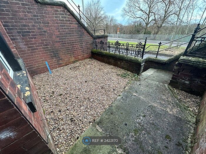 1 Bedroom Flat To Rent In Stanningley Road, Leeds, LS12