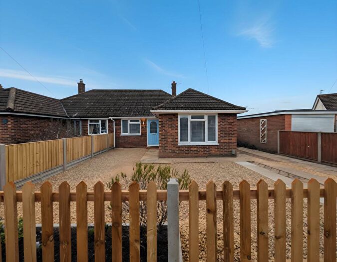 3 Bedroom Bungalow To Rent In Saracen Road, Norwich, NR6