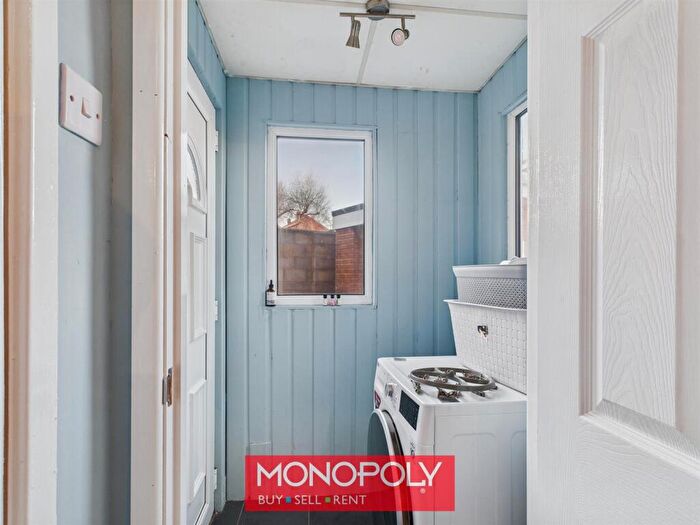 3 Bedroom House For Sale In Lon Glyn, Denbigh, LL16