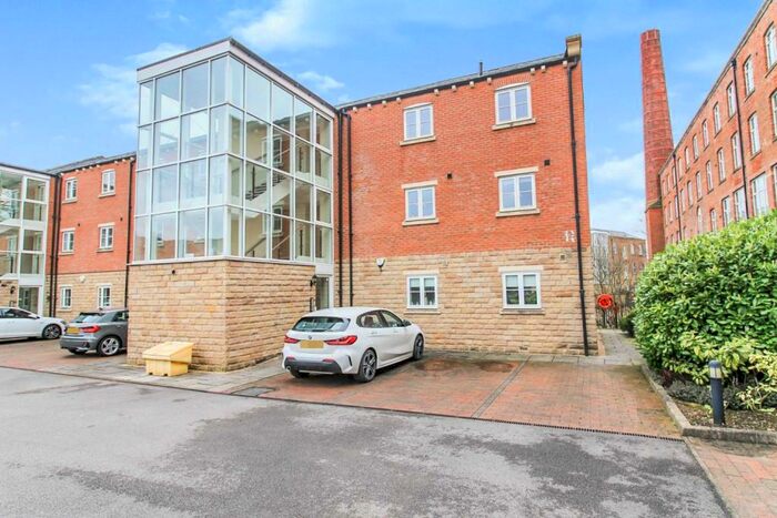 2 Bedroom Apartment To Rent In Millpond Gardens, Leeds, LS12