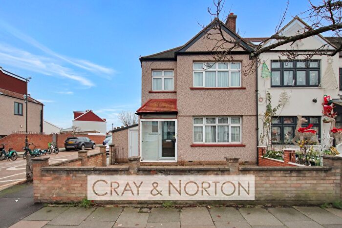 3 Bedroom End Terrace House For Sale In Sherwood Park Road, Mitcham, CR4