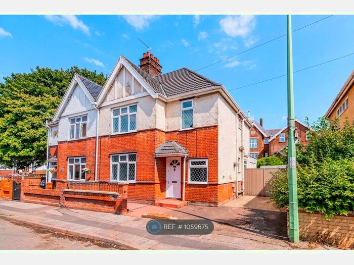 4 Bedroom Semi-Detached House To Rent In Sussex Road, Lowestoft, NR32