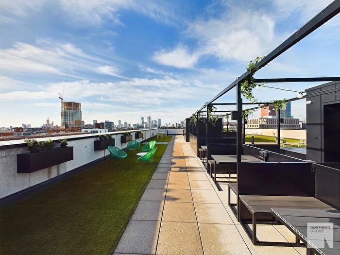 2 Bedroom Apartment To Rent In . :: One Silk Street, M4