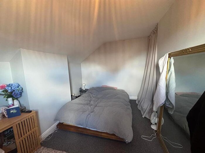 2 Bedroom Apartment To Rent In Toftwood Road, Sheffield, S10