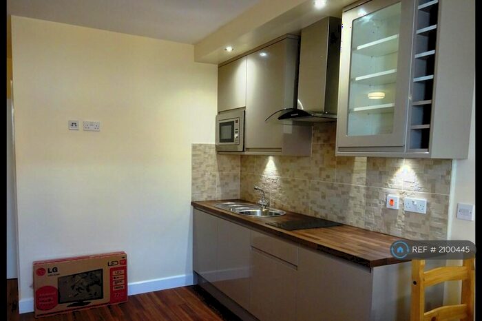 Studio To Rent In Old Christchurch Road, Bournemouth, BH1