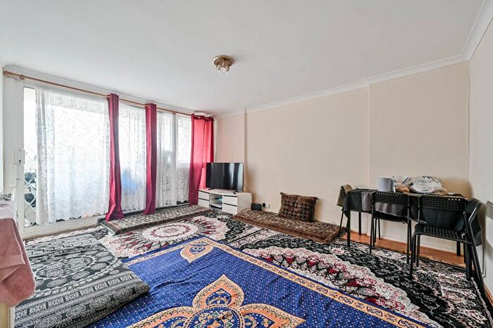 3 Bedroom Flat For Sale In Knighthead Point, Canary Wharf, London, E14