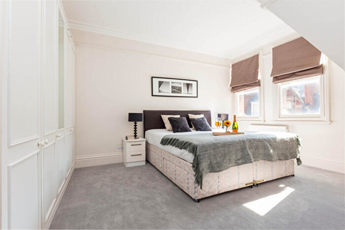 2 Bedroom Apartment To Rent In Clarence Gate Gardens, Glentworth Street, London, NW1