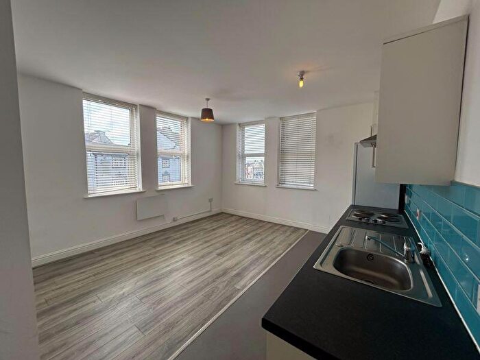 1 Bedroom Apartment To Rent In A Broadgreen Road, Old Swan - One Bedroom Modern Apartment / Long Let, L13