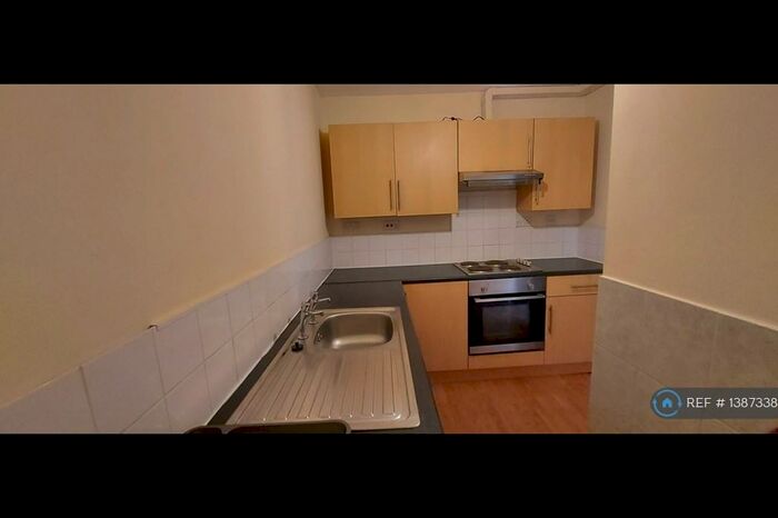 2 Bedroom Flat To Rent In Blackburn Road, Accrington, BB5