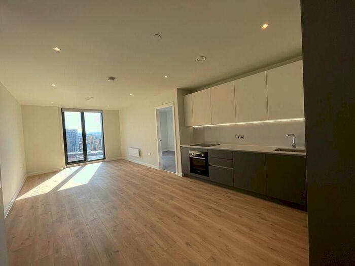 2 Bedroom Flat To Rent In Aspin Lane, Manchester, M4