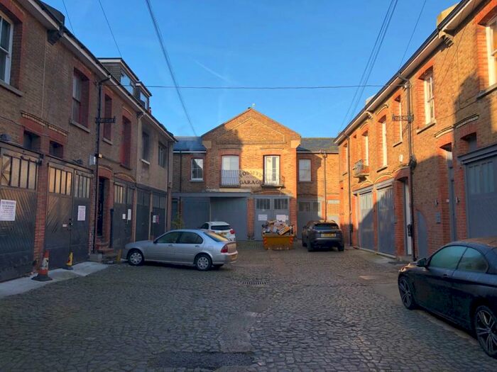 4 Bedroom Flat To Rent In Victoria Grove, Hove, East Sussex, BN3