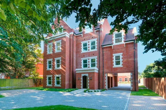 2 Bedroom Flat To Rent In New Dover Road, Canterbury, CT1