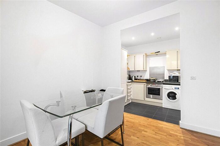 3 Bedroom Apartment For Sale In Wealden House, Capulet Square, Talwin Street, Bow, London, E3