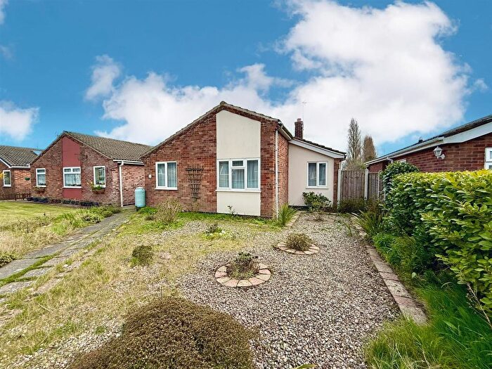 3 Bedroom Detached Bungalow For Sale In Maple Close, Martham, NR29