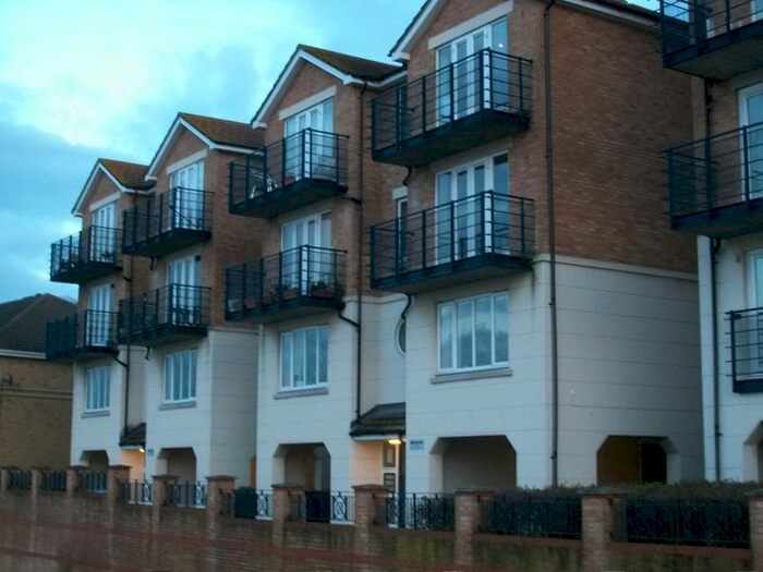 2 Bedroom Flat To Rent In Hamilton Court, Fennel Close, Borstal, Rochester, ME1