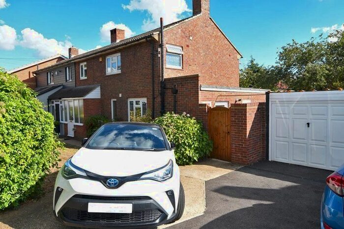 3 Bedroom Semi-Detached House To Rent In Heath Road, Barming, Maidstone, ME16