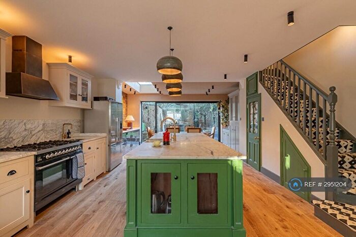 4 Bedroom Maisonette To Rent In Malden Road, London, NW5