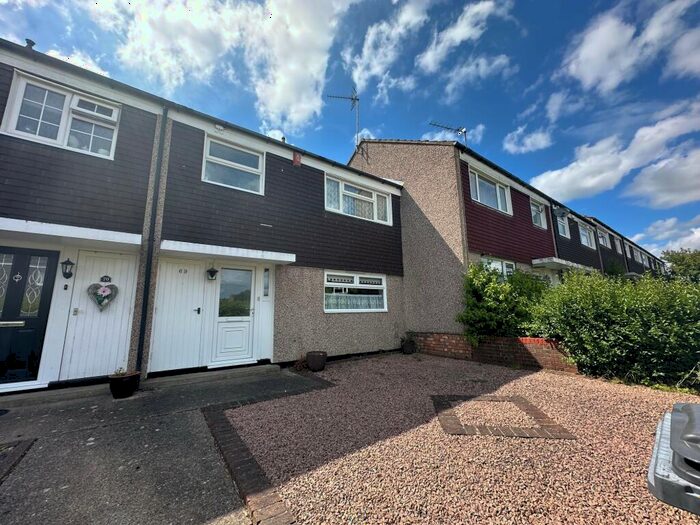 3 Bedroom House To Rent In Seymours, Harlow, CM19