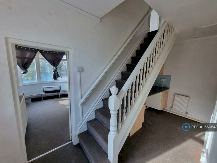 3 Bedroom Flat To Rent In Stuart Street, Leicester, LE3