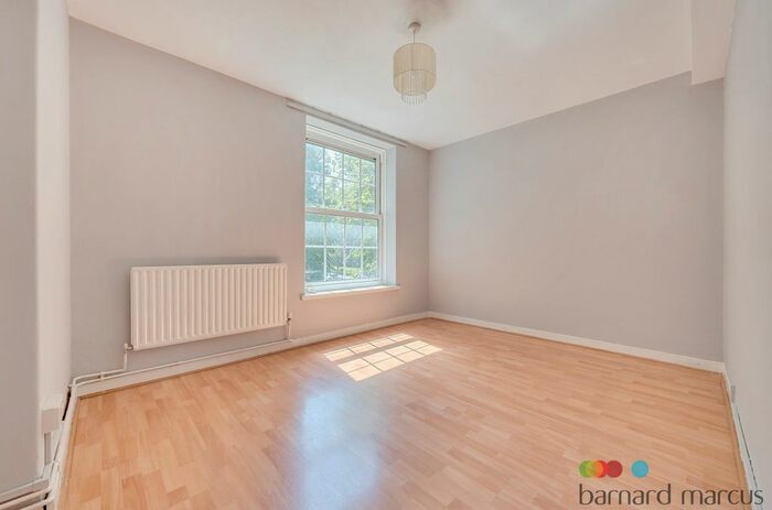 2 Bedroom Flat To Rent In Union Grove, Clapham, London, SW8
