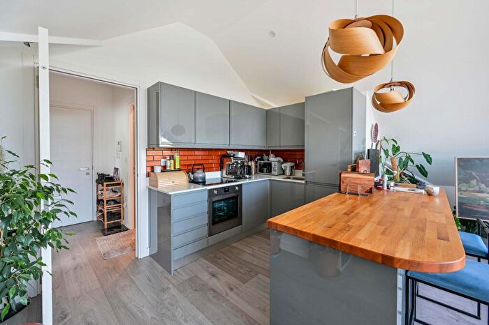 1 Bedroom Flat For Sale In Liongate House, Guildford, GU1