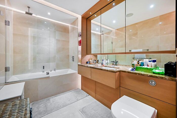 3 Bedroom Flat For Sale In Juniper Drive, SW18