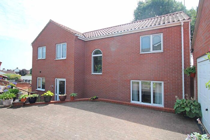 4 Bedroom Detached House For Sale In Longcroft View, Whitwell, Worksop, S80