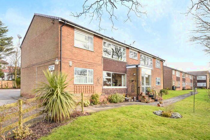 2 Bedroom Flat To Rent In Moorland Close, Moortown, Leeds, LS17