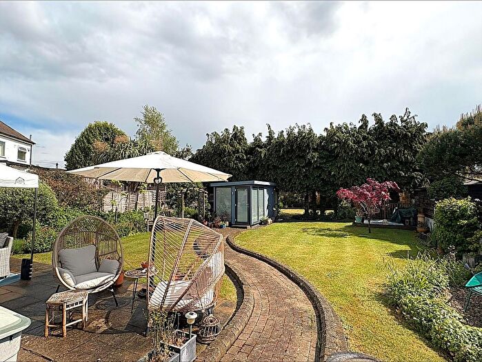 3 Bedroom Detached Bungalow For Sale In Laurel Avenue, Gravesend, DA12