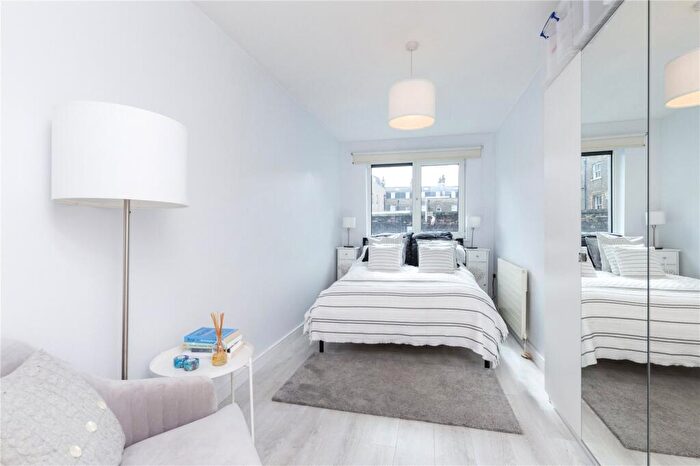 2 Bedroom Apartment To Rent In Joiners Yard, London, N1