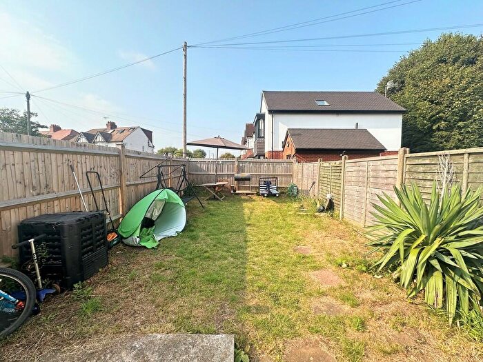 2 Bedroom Apartment For Sale In Old Shoreham Road, Hove, BN3