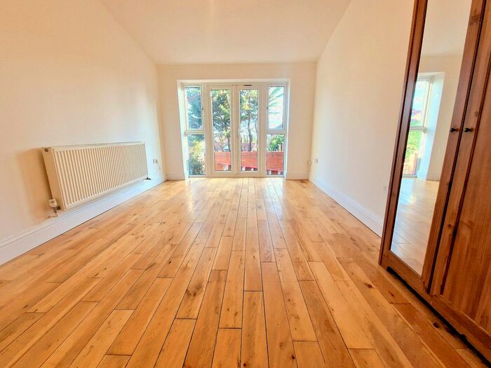 Studio To Rent In Dollis Hill Lane, London, NW2