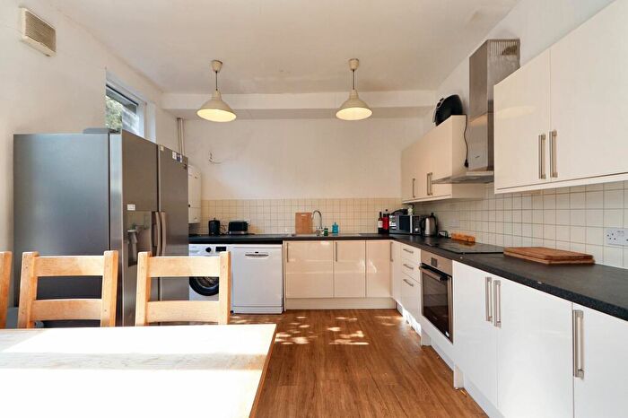 6 Bedroom Terraced House To Rent In Clarence Place, Bristol, BS2