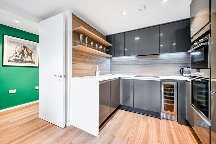 2 Bedroom Flat To Rent In Beacon Tower, SW18