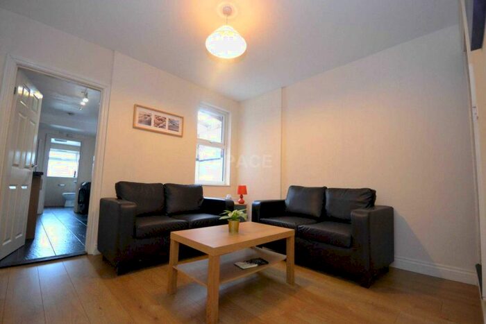 4 Bedroom Terraced House To Rent In Wykeham Road, University, Reading, Berkshire, RG6