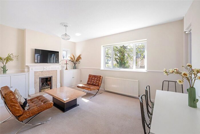 2 Bedroom Flat To Rent In Baskerville Road, London, SW18