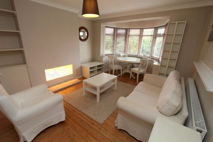 2 Bedroom Flat To Rent In St. Anns Lane, Headingley, LS4