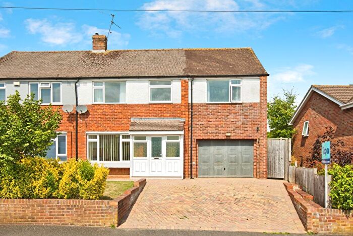 4 Bedroom Semi-Detached House For Sale In Elmhurst Avenue, Yeovil, BA21