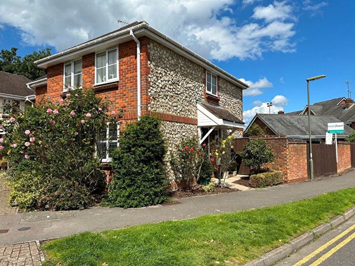 3 Bedroom Terraced House For Sale In Crosby Way, Farnham, Surrey, GU9