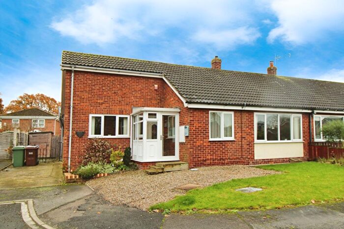 4 Bedroom Semi-Detached Bungalow For Sale In Villa Close, Hemingbrough, YO8