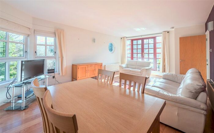 2 Bedroom Flat To Rent In West Mill Road, Edinburgh, EH13