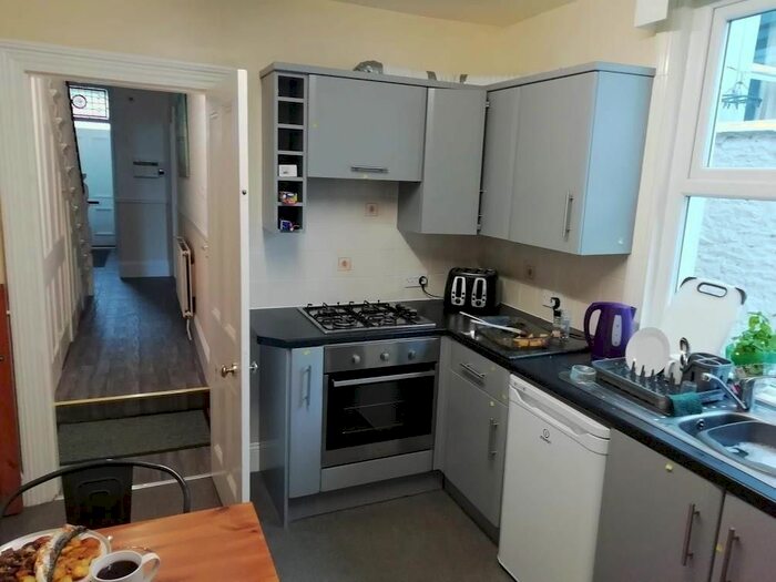 5 Bedroom Property To Rent In Sea View Avenue, Plymouth, PL4