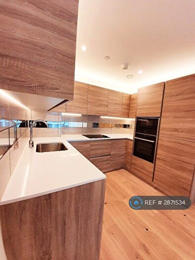2 Bedroom Flat To Rent In Norton House, London, SE18