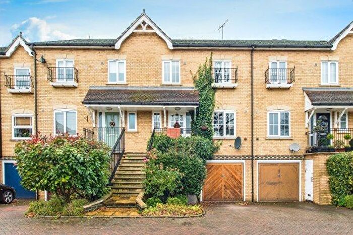 4 Bedroom Property To Rent In Lynwood Road, Thames Ditton, KT7