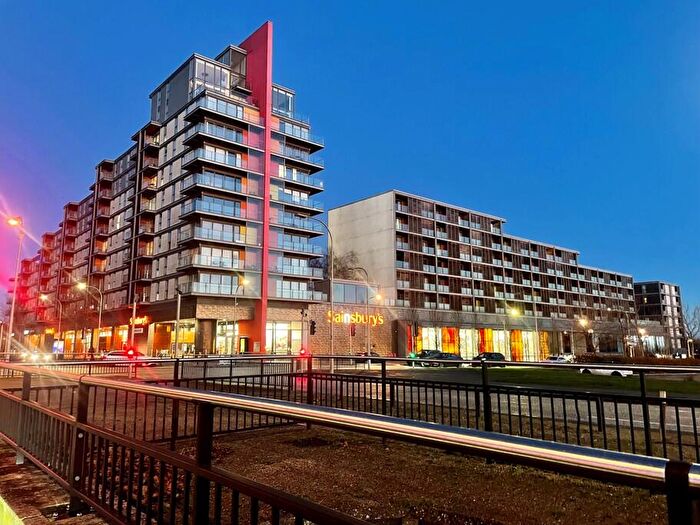 2 Bedroom Apartment To Rent In Garnet House, Vizion, MK9