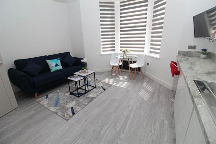 1 Bedroom Flat To Rent In Albany Road, Roath, Cardiff, CF24
