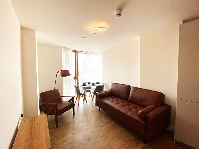 2 Bedroom Apartment To Rent In South Centeral, Essex Street, Birmingham, B5
